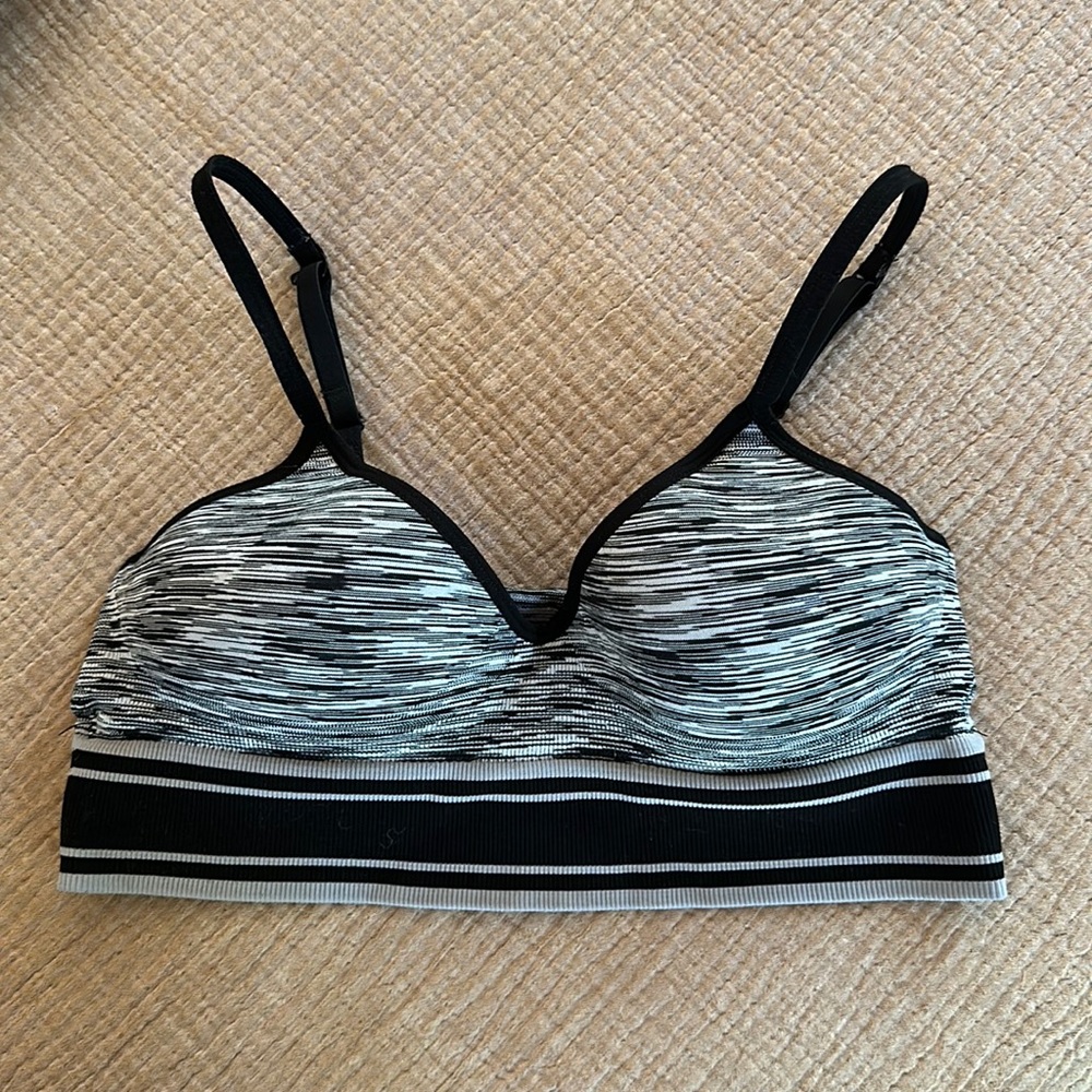 Victoria’s Secret Pink sports bra